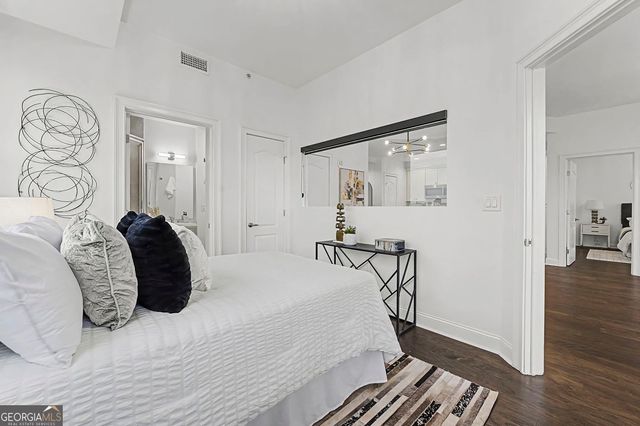 2828 Peachtree Road NW 1704, Atlanta, GA 30305