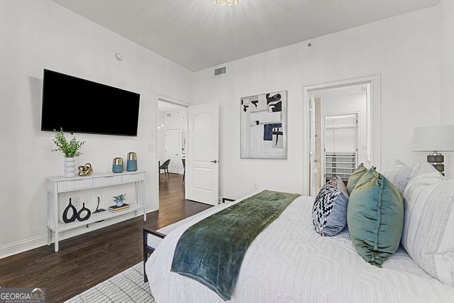 2828 Peachtree Road NW 1704, Atlanta, GA 30305