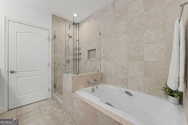 2828 Peachtree Road NW 1704, Atlanta, GA 30305