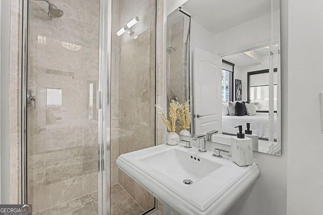 2828 Peachtree Road NW 1704, Atlanta, GA 30305