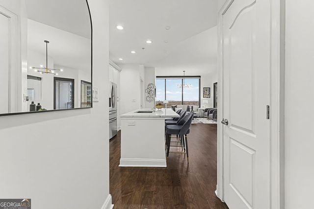 2828 Peachtree Road NW 1704, Atlanta, GA 30305