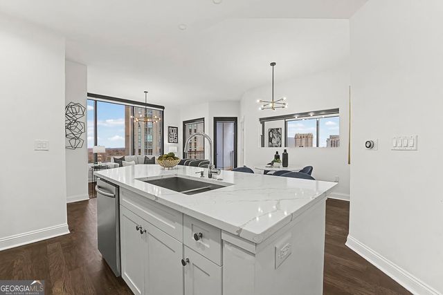 2828 Peachtree Road NW 1704, Atlanta, GA 30305