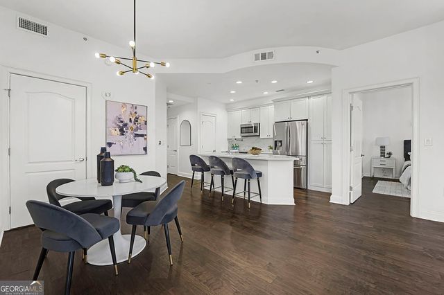 2828 Peachtree Road NW 1704, Atlanta, GA 30305