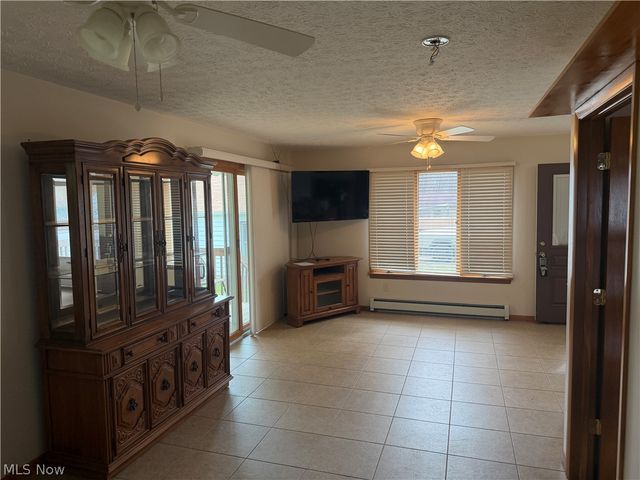 17570 Lakewood Avenue, Lake Milton, OH 44429