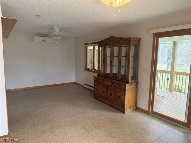 17570 Lakewood Avenue, Lake Milton, OH 44429