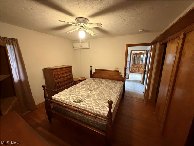 17570 Lakewood Avenue, Lake Milton, OH 44429