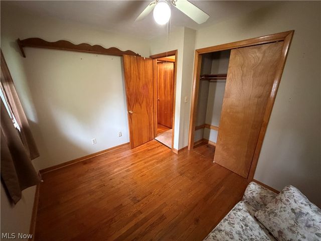 17570 Lakewood Avenue, Lake Milton, OH 44429