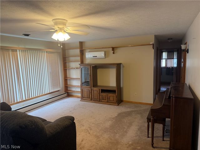 17570 Lakewood Avenue, Lake Milton, OH 44429