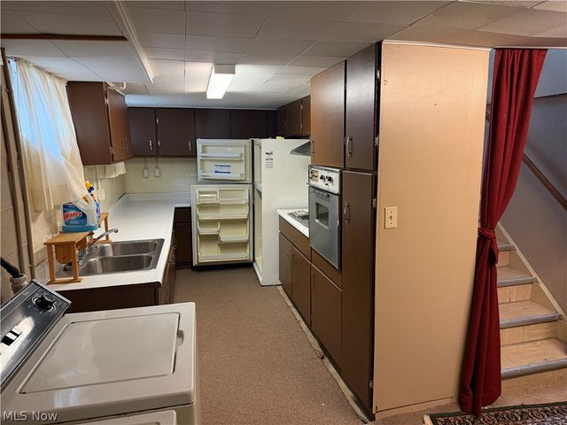 17570 Lakewood Avenue, Lake Milton, OH 44429