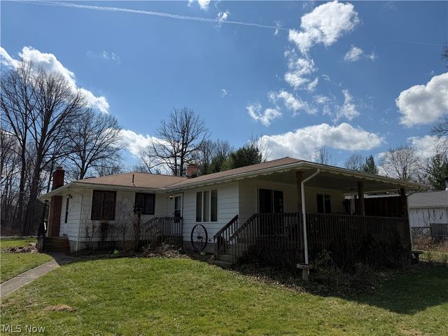 17570 Lakewood Avenue, Lake Milton, OH 44429