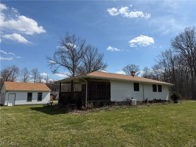 17570 Lakewood Avenue, Lake Milton, OH 44429