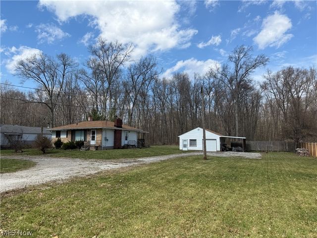 17570 Lakewood Avenue, Lake Milton, OH 44429