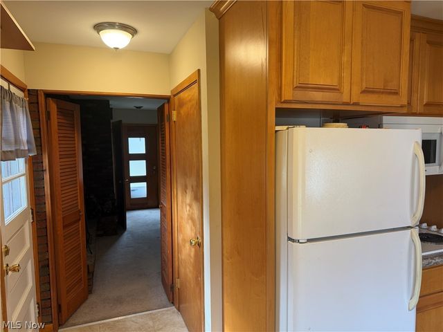 17570 Lakewood Avenue, Lake Milton, OH 44429