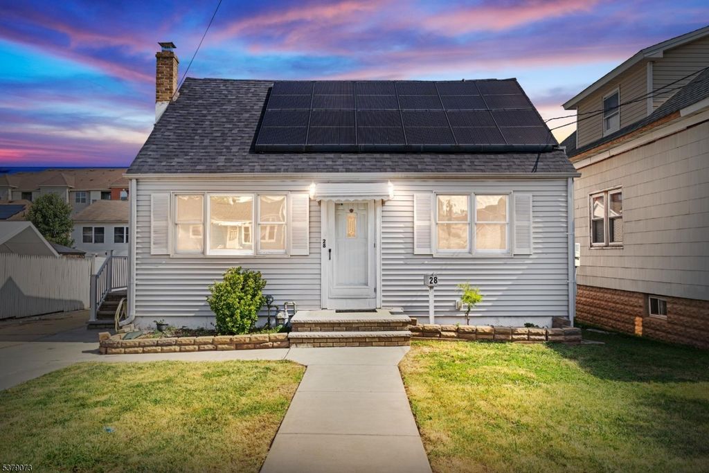 28 Saint Ann St, Carteret Boro, NJ 07008