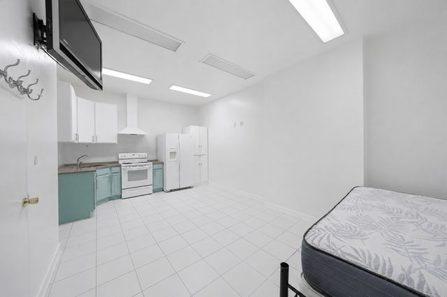 559 4th Avenue, New York City, NY 11215