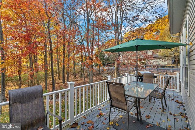 12 BEACHWOOD CT, Lake Harmony, PA 18624