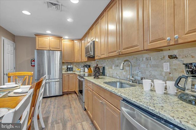 12 BEACHWOOD CT, Lake Harmony, PA 18624