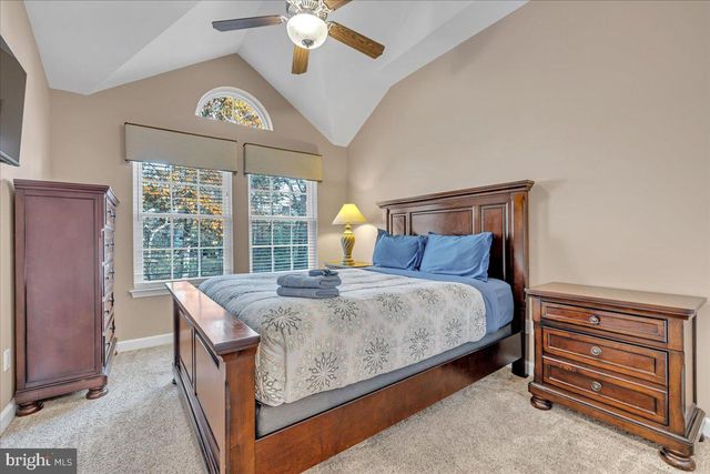 12 BEACHWOOD CT, Lake Harmony, PA 18624