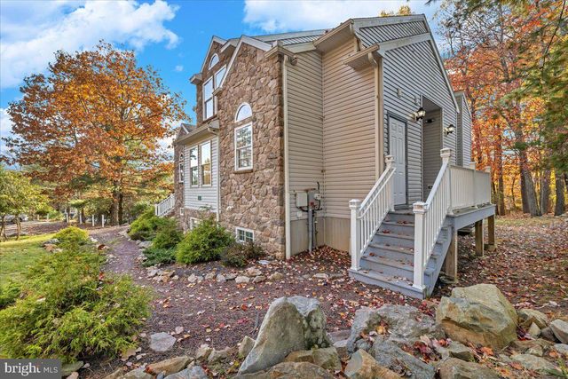 12 BEACHWOOD CT, Lake Harmony, PA 18624