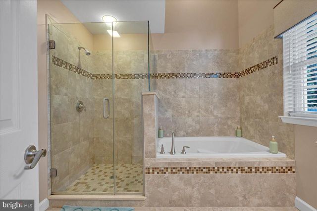 12 BEACHWOOD CT, Lake Harmony, PA 18624