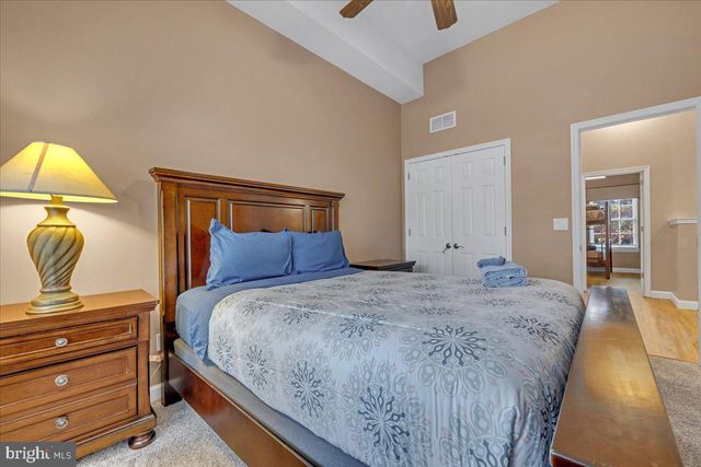 12 BEACHWOOD CT, Lake Harmony, PA 18624