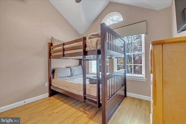 12 BEACHWOOD CT, Lake Harmony, PA 18624