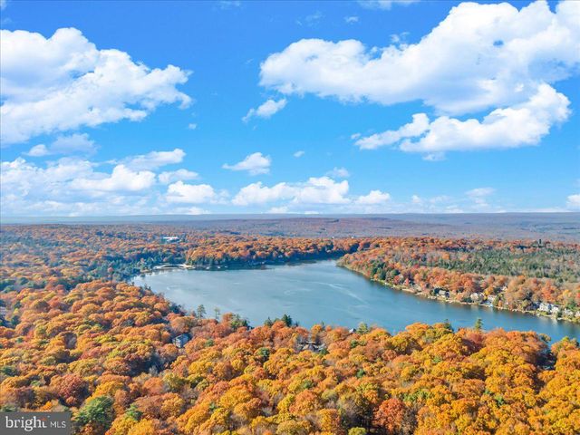 12 BEACHWOOD CT, Lake Harmony, PA 18624