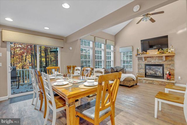 12 BEACHWOOD CT, Lake Harmony, PA 18624