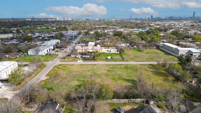 5909 Cypress Street, Houston, TX 77074