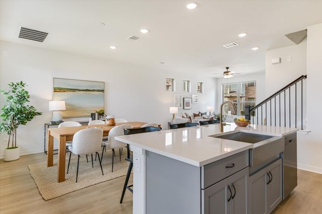 2500 FOREST CREEK DR 904, Round Rock, TX 78665