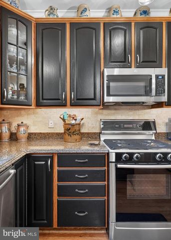 12 BENNINGTON DR, Medford, NJ 08055