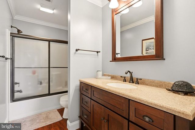 12 BENNINGTON DR, Medford, NJ 08055