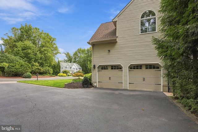 12 BENNINGTON DR, Medford, NJ 08055