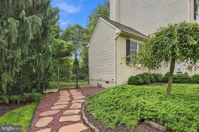 12 BENNINGTON DR, Medford, NJ 08055