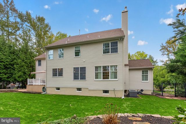 12 BENNINGTON DR, Medford, NJ 08055