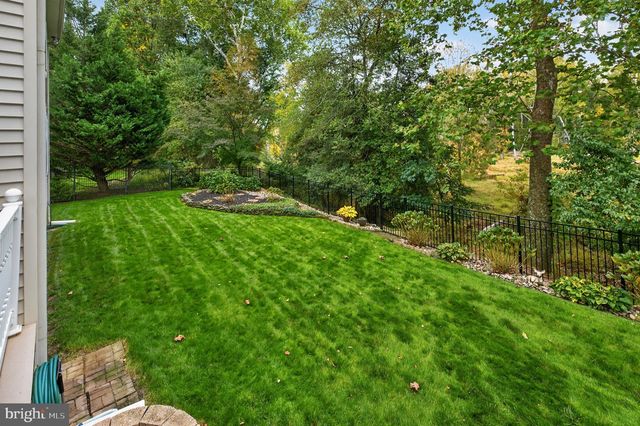 12 BENNINGTON DR, Medford, NJ 08055