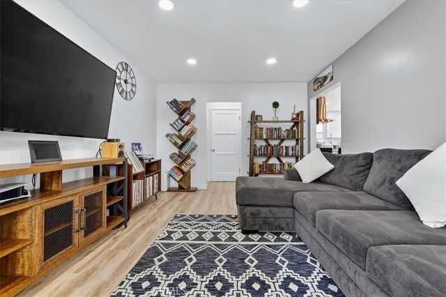 4722 OCANA Avenue, Lakewood, CA 90713