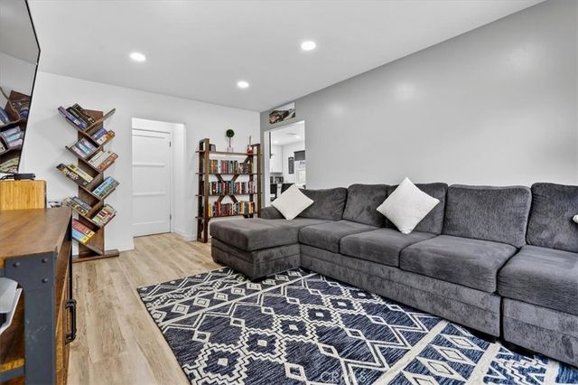 4722 OCANA Avenue, Lakewood, CA 90713