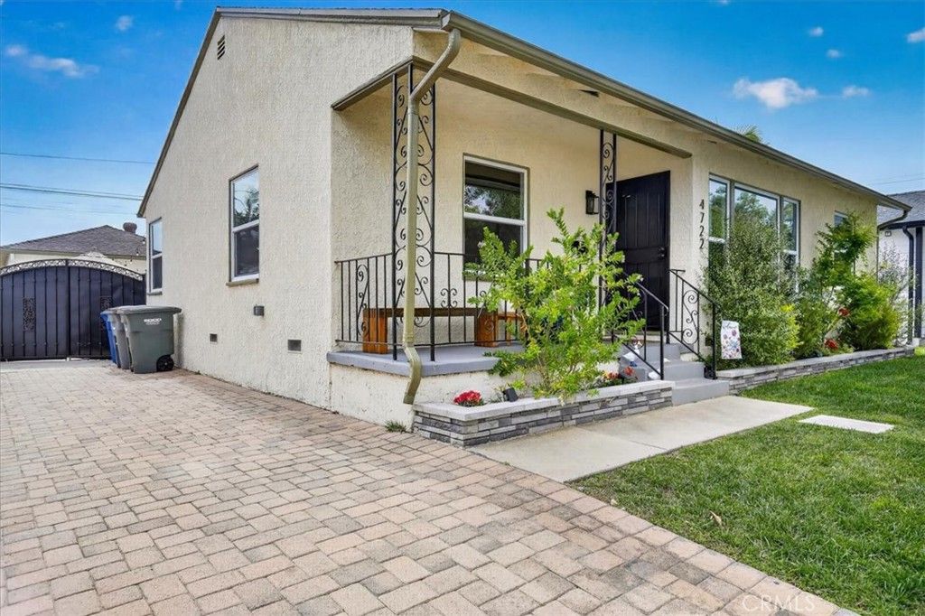 Image 5 of property listing at 4722 OCANA Avenue, Lakewood, CA 90713
