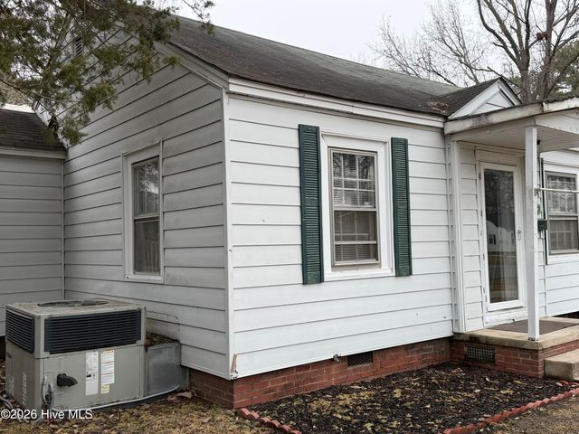 130 S Fairview Circle, Tarboro, NC 27886