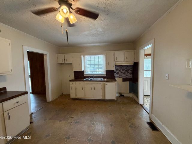 130 S Fairview Circle, Tarboro, NC 27886