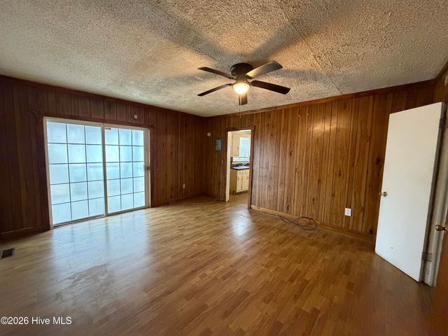 130 S Fairview Circle, Tarboro, NC 27886