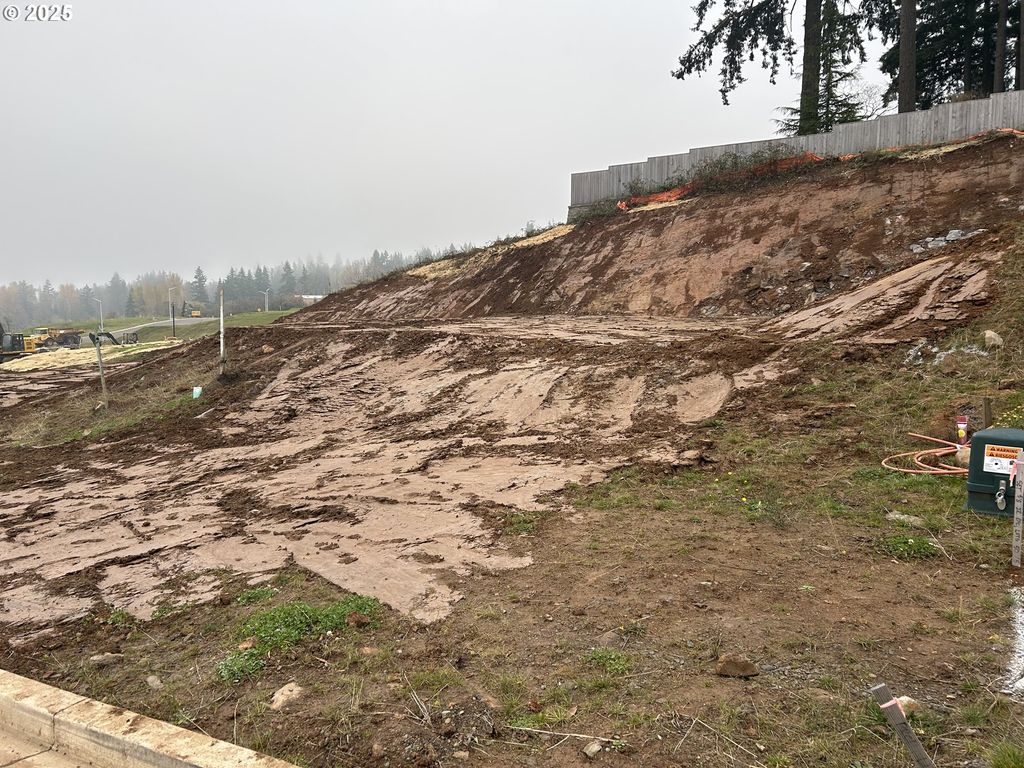 16092 Serres Farms Way 51, Oregon City, OR 97045