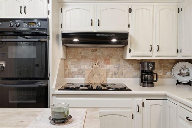 46 Acoma Drive, Branson West, MO 65737