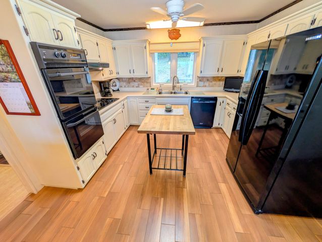 46 Acoma Drive, Branson West, MO 65737