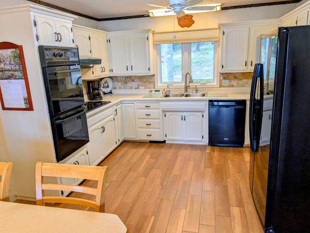 46 Acoma Drive, Branson West, MO 65737
