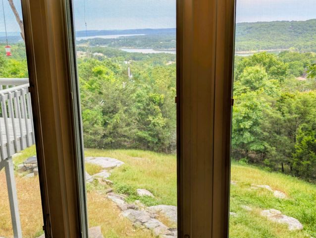 46 Acoma Drive, Branson West, MO 65737