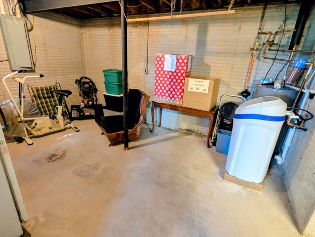 46 Acoma Drive, Branson West, MO 65737