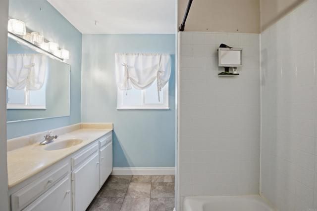 421 Hillcrest Lane, Fallbrook, CA 92028