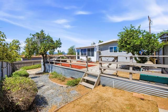 421 Hillcrest Lane, Fallbrook, CA 92028